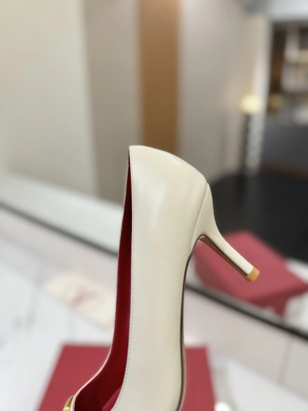 COCO-- V1859ti9o 4W2S0EN0DSHI16 Heel height：7.5CM goatskin Calfskin item:E-X138C3023